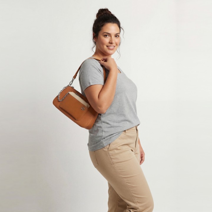 Bolso Baguette con Bolsillo Frontal