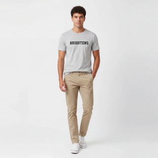 Camiseta Hombre Slim Brightens Letras Universitarias