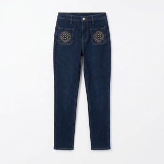 Jeans Recto Azul Marino con Bordado Floral Mujer